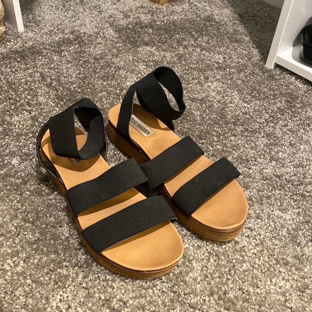 Steve Madden black sandals